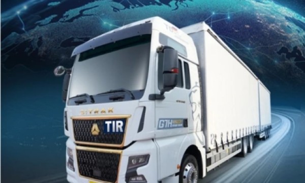 汕德卡TIR跨境运输牵引车，以全维实力铸就跨境“精品”！